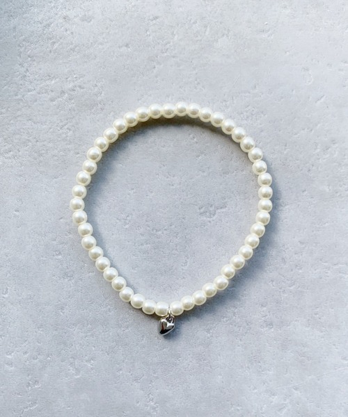 iso（イソ）の「ミニハートチャームパールブレスレット（ブレスレット・レディース・シルバー/ゴールド・FREE）」の5枚目の写真