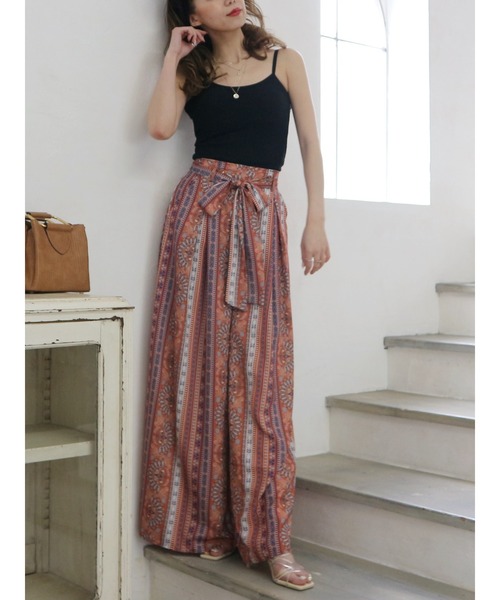 ROYAL PARTY（ロイヤルパーティー）の「フレアワイドパンツ（その他パンツ・レディース・ブラック/ベージュ/グリーン/マルチ/オフホワイト/モカ/ドット・SMALL/MEDIUM）」の6枚目の写真