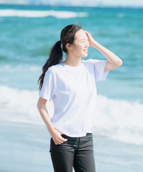 JEANS MATE(ジーンズメイト)の「袖ロールカフサイドスリットTシャツ 汗染み防止加工素材 ビッグシルエット/オーバーサイズ(Tシャツ/カットソー・レディース・ホワイト/ブラック/ネイビー/ブラウン/カーキ/サックスブルー/ブルー/ライトグリーン/ピンク系その他/ライトベージュ・MEDIUM/LARGE)」の17枚目の写真