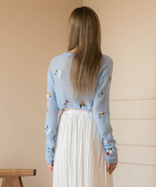UNE MANSION（ユヌマンション）の「フラワー刺繍ニット（ニット/セーター・レディース・ブルー/グレー/アイボリー・FREE）」の13枚目の写真