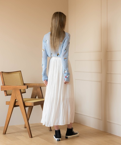 UNE MANSION（ユヌマンション）の「フラワー刺繍ニット（ニット/セーター・レディース・ブルー/グレー/アイボリー・FREE）」の6枚目の写真