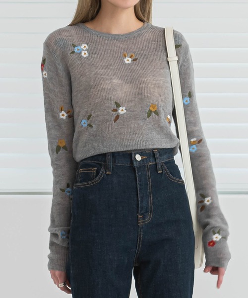 UNE MANSION（ユヌマンション）の「フラワー刺繍ニット（ニット/セーター・レディース・ブルー/グレー/アイボリー・FREE）」の10枚目の写真