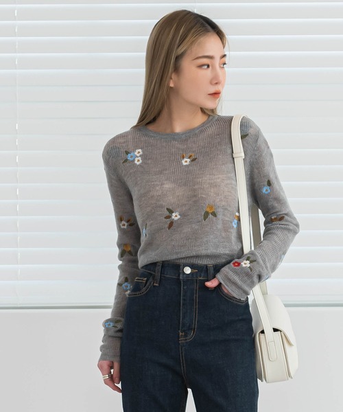 UNE MANSION（ユヌマンション）の「フラワー刺繍ニット（ニット/セーター・レディース・ブルー/グレー/アイボリー・FREE）」の14枚目の写真