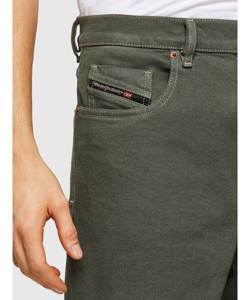 DIESEL(ディーゼル)の「SS21 メンズ デニム ショートパンツ(デニムパンツ・メンズ・カーキ/マスタード・26inch/30inch/28inch/32inch/34inch/36inch)」の5枚目の写真