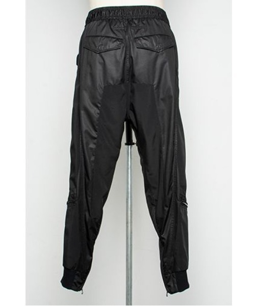 JULIUS（ユリウス）　ブラックパンツ JULIUS（ユリウス）の「JULIUS/ユリウス/DamagedCargoDenimPants