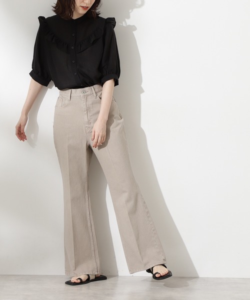 N.（N. Natural Beauty Basic）（エヌエヌナチュラルビューティーベーシック）の「【S Size Line】◆ヴィンテージライクベルボトムデニム（デニムパンツ・レディース・グレイッシュベージュ/インディゴブルー・SMALL/MEDIUM）」の2枚目の写真