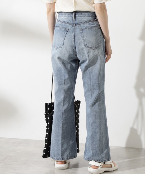 N.（N. Natural Beauty Basic）（エヌエヌナチュラルビューティーベーシック）の「【S Size Line】◆ヴィンテージライクベルボトムデニム（デニムパンツ・レディース・グレイッシュベージュ/インディゴブルー・SMALL/MEDIUM）」の7枚目の写真