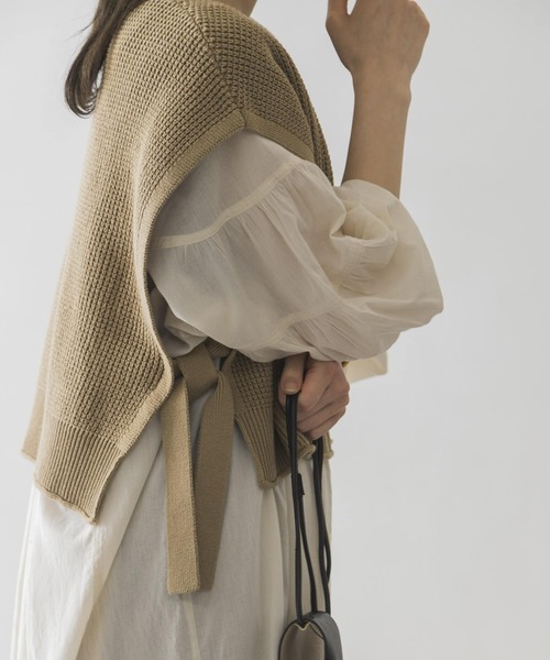 URBAN RESEARCH（アーバンリサーチ）の「鹿の子編みショートニットベスト（ベスト・レディース・アイボリー/ベージュ・FREE）」の18枚目の写真