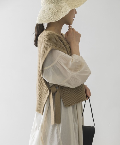 URBAN RESEARCH（アーバンリサーチ）の「鹿の子編みショートニットベスト（ベスト・レディース・アイボリー/ベージュ・FREE）」の7枚目の写真