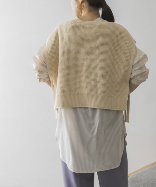 URBAN RESEARCH（アーバンリサーチ）の「鹿の子編みショートニットベスト（ベスト・レディース・アイボリー/ベージュ・FREE）」の8枚目の写真
