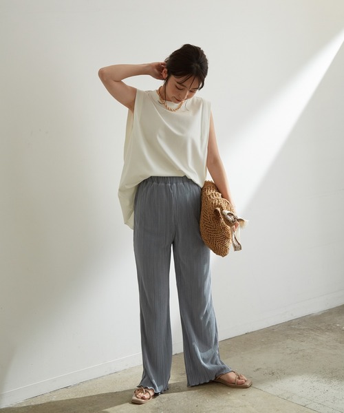 vis-`a-vis(ビサビ)の「【WEB限定】シルケットライクBOXYノースリーブTシャツ(Tシャツ/カットソー・レディース・ブラック/ベージュ/ライトグリーン/ホワイト系その他・FREE)」の5枚目の写真