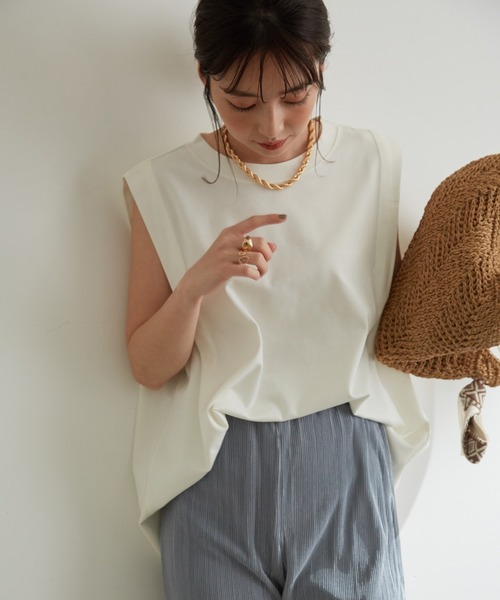 vis-`a-vis(ビサビ)の「【WEB限定】シルケットライクBOXYノースリーブTシャツ(Tシャツ/カットソー・レディース・ブラック/ベージュ/ライトグリーン/ホワイト系その他・FREE)」の6枚目の写真