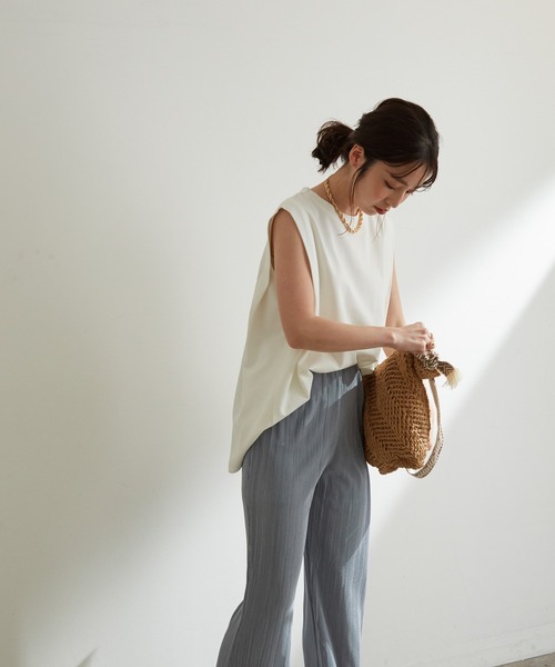 vis-`a-vis(ビサビ)の「【WEB限定】シルケットライクBOXYノースリーブTシャツ(Tシャツ/カットソー・レディース・ブラック/ベージュ/ライトグリーン/ホワイト系その他・FREE)」の22枚目の写真