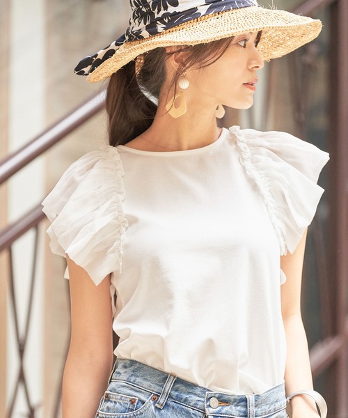 FEERICHELU(フェリーシェル)の「カットソー シアーフリルスリーブ FEERICHELU(Tシャツ/カットソー・レディース・ホワイト/ブラック/ベージュ・S/M)」の1枚目の写真