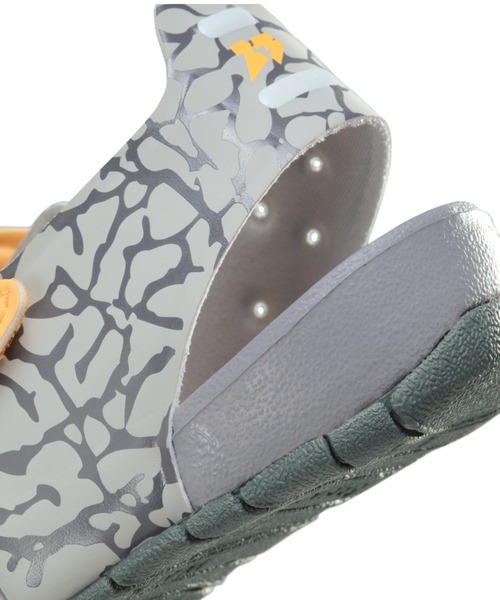 JORDAN BRAND（ジョーダンブランド）の「ジョーダン フレア キッズシューズ / Jordan Flare Little Kids’ Shoes＜17-22cm 展開＞（サンダル・キッズ・ピンク系その他/レッド/ブラック/クリーム/ゴールド/エメラルド/ホワイト・17/18/19/20/21/22）」の17枚目の写真