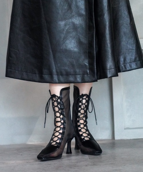 VIVIAN（ヴィヴィアン）の「スクエアトゥチュールレースアップブーツ ZOZOTOWN限定商品（ブーツ・レディース・ブラック/ピンクベージュ/ベージュ・L/S/M/LL）」の5枚目の写真