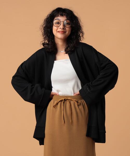 FEELING MADE（フィーリングメイド）の「FEELING MADE エアリースウェット カーディガン（カーディガン/ボレロ・レディース・ライトグレー/ブラック/ダークブラウン・MEDIUM/LARGE）」の2枚目の写真