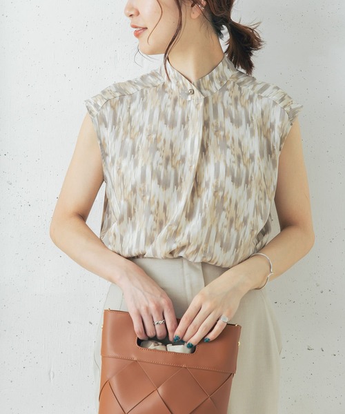 URBAN RESEARCH ROSSO WOMEN（アーバンリサーチ　ロッソ）の「マーブルプリントブラウス（シャツ/ブラウス・レディース・ベージュ/ブルー・FREE）」の2枚目の写真