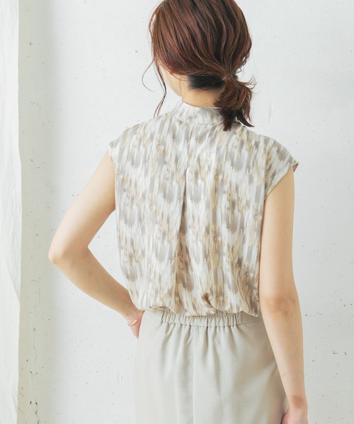 URBAN RESEARCH ROSSO WOMEN（アーバンリサーチ　ロッソ）の「マーブルプリントブラウス（シャツ/ブラウス・レディース・ベージュ/ブルー・FREE）」の8枚目の写真