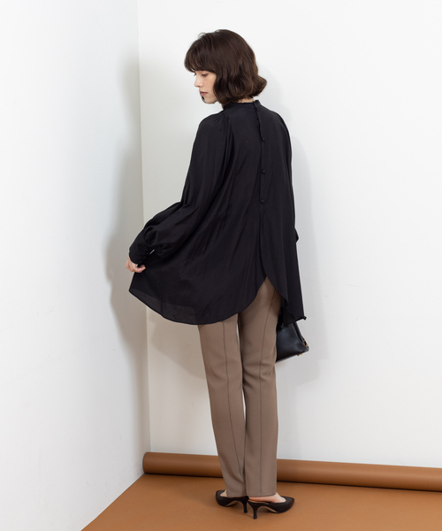 Rouge vif(ルージュヴィフ)の「バックデザインブラウス(シャツ/ブラウス・レディース・ホワイト/ブラック/サックスブルー/ピンク・フリー)」の13枚目の写真