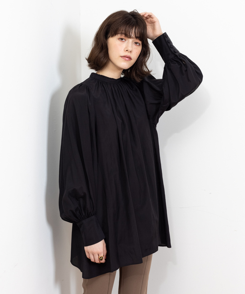 Rouge vif(ルージュヴィフ)の「バックデザインブラウス(シャツ/ブラウス・レディース・ホワイト/ブラック/サックスブルー/ピンク・フリー)」の6枚目の写真