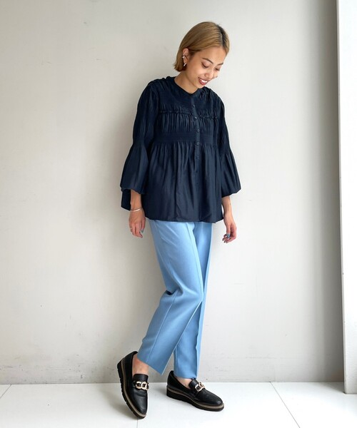 AG by aquagirl（エージーバイアクアガール）の「◆マジョリカプリーツバンドカラーブラウス【WEB限定サイズ】（シャツ/ブラウス・レディース・ホワイト系/ネイビー・36/38/40）」の8枚目の写真