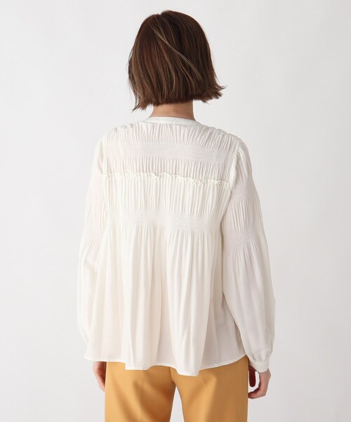AG by aquagirl（エージーバイアクアガール）の「◆マジョリカプリーツバンドカラーブラウス【WEB限定サイズ】（シャツ/ブラウス・レディース・ホワイト系/ネイビー・36/38/40）」の6枚目の写真
