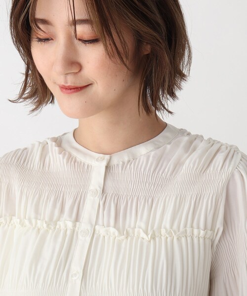 AG by aquagirl（エージーバイアクアガール）の「◆マジョリカプリーツバンドカラーブラウス【WEB限定サイズ】（シャツ/ブラウス・レディース・ホワイト系/ネイビー・36/38/40）」の11枚目の写真