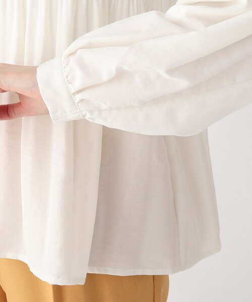 AG by aquagirl（エージーバイアクアガール）の「◆マジョリカプリーツバンドカラーブラウス【WEB限定サイズ】（シャツ/ブラウス・レディース・ホワイト系/ネイビー・36/38/40）」の7枚目の写真