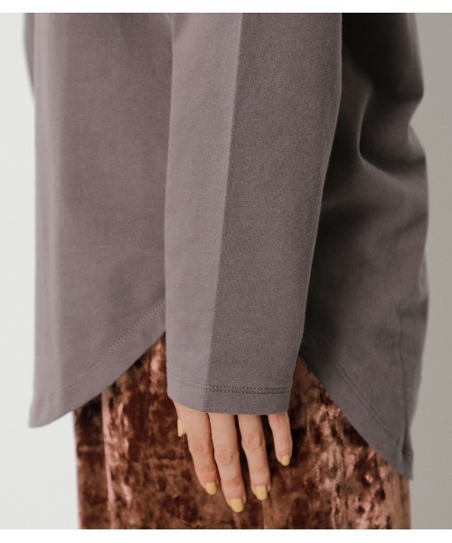 crie conforto(クリーコンフォルト)の「EUPHONY ロゴロンT(Tシャツ/カットソー・レディース・ブラック/ベージュ/グリーン・SMALL/MEDIUM)」の19枚目の写真