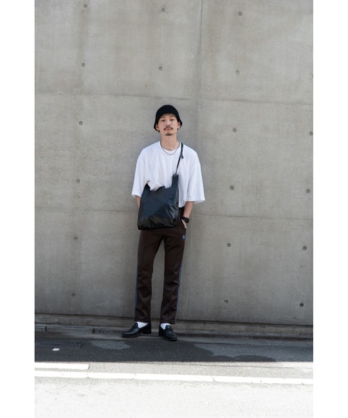 DEVICE+(デバイスプラス)の「DEVICE+ フェイクレザー シンプル ショッパー トート ショルダーバッグ(ショルダーバッグ・レディース・ブラック・FREE)」の8枚目の写真