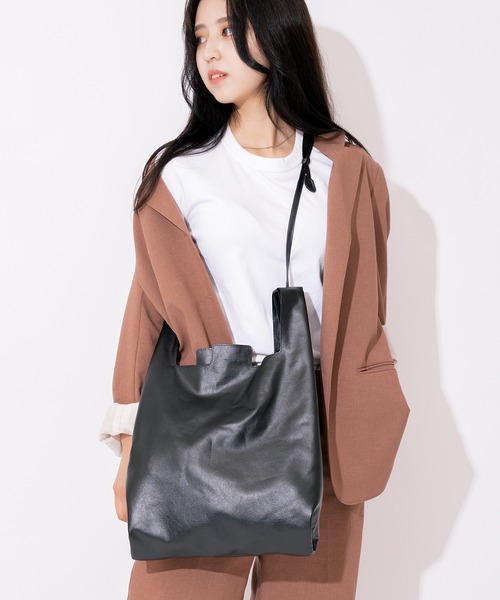DEVICE+(デバイスプラス)の「DEVICE+ フェイクレザー シンプル ショッパー トート ショルダーバッグ(ショルダーバッグ・レディース・ブラック・FREE)」の10枚目の写真