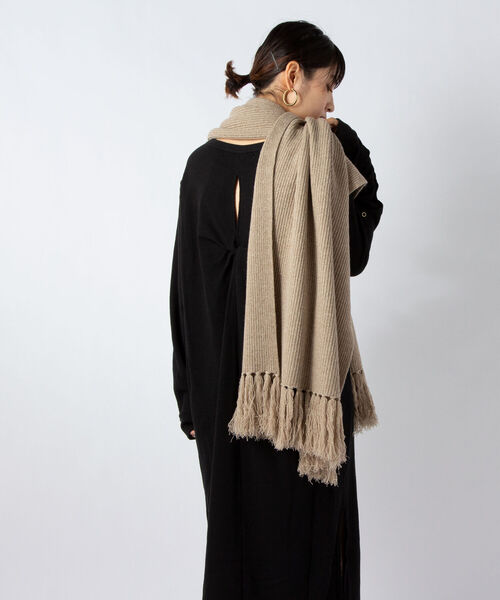 NOLLEY’S(ノーリーズ)の「【THROW/ スロー】SILK NEP KNIT MUFFLER(マフラー・レディース・ベージュ・FREE)」の8枚目の写真