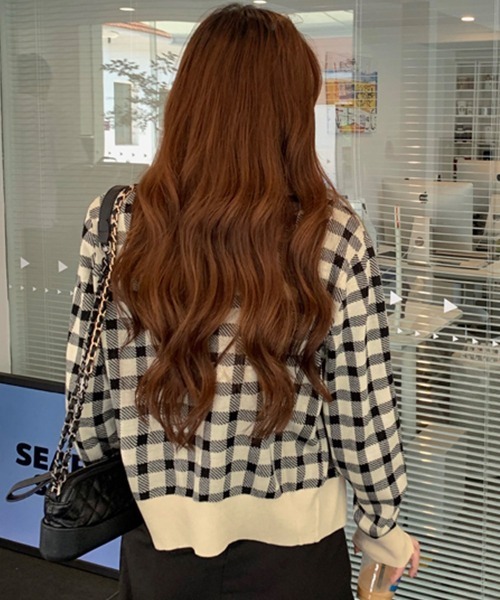 DAY CLOSET(デイ クローゼット)の「レディース シェパードチェック柄ショートカーディガン+タンクトップのニットアンサンブル 2点セット(アンサンブル・レディース・ピンク/ブラック・ONE SIZE)」の5枚目の写真