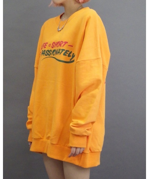 VIBGYOR（ヴィブジョー）の「【Re:one】-CAMP-  Big real orange sweatshirt(MA)（スウェット・レディース・ホワイト/オレンジ・FREE）」の3枚目の写真