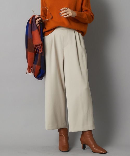 RIVE DROITE(リヴドロワ)の「細見えもキレイ見えも叶う センタープレスクロップドパンツ(その他パンツ・レディース・ブラック/ベージュ・38/36)」の2枚目の写真