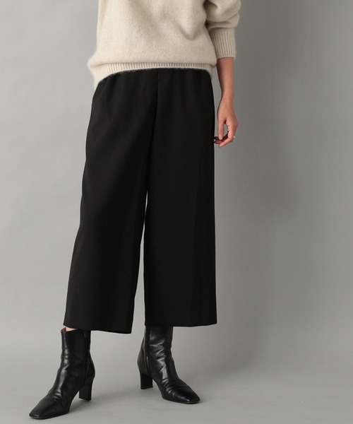 RIVE DROITE(リヴドロワ)の「細見えもキレイ見えも叶う センタープレスクロップドパンツ(その他パンツ・レディース・ブラック/ベージュ・38/36)」の1枚目の写真