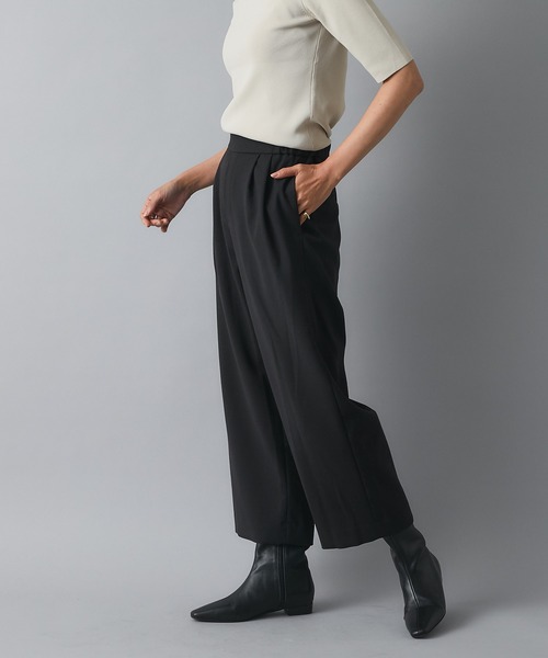 RIVE DROITE(リヴドロワ)の「細見えもキレイ見えも叶う センタープレスクロップドパンツ(その他パンツ・レディース・ブラック/ベージュ・38/36)」の15枚目の写真