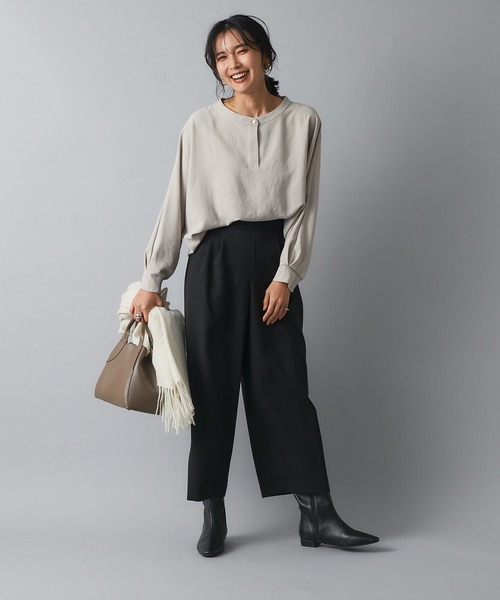 RIVE DROITE(リヴドロワ)の「細見えもキレイ見えも叶う センタープレスクロップドパンツ(その他パンツ・レディース・ブラック/ベージュ・38/36)」の22枚目の写真