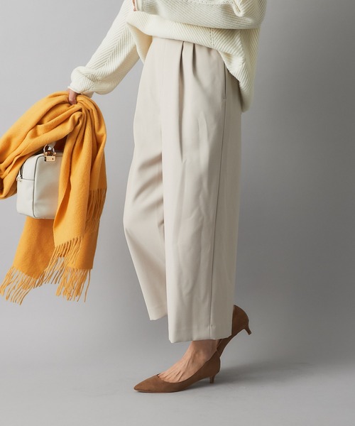 RIVE DROITE(リヴドロワ)の「細見えもキレイ見えも叶う センタープレスクロップドパンツ(その他パンツ・レディース・ブラック/ベージュ・38/36)」の4枚目の写真