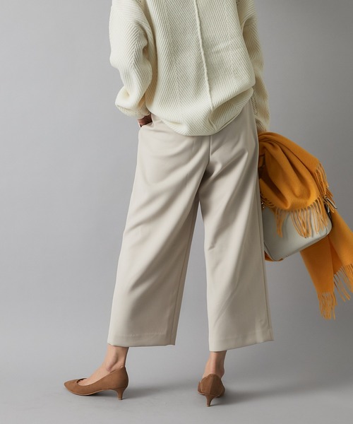 RIVE DROITE(リヴドロワ)の「細見えもキレイ見えも叶う センタープレスクロップドパンツ(その他パンツ・レディース・ブラック/ベージュ・38/36)」の6枚目の写真