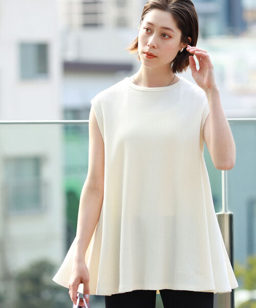Champion(チャンピオン)の「Champion × Ray BEAMS / 別注 ノースリーブ トップス(Tシャツ/カットソー・レディース・ホワイト/ブラック/オリーブ・MEDIUM)」の5枚目の写真