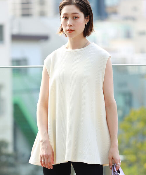 Champion(チャンピオン)の「Champion × Ray BEAMS / 別注 ノースリーブ トップス(Tシャツ/カットソー・レディース・ホワイト/ブラック/オリーブ・MEDIUM)」の8枚目の写真