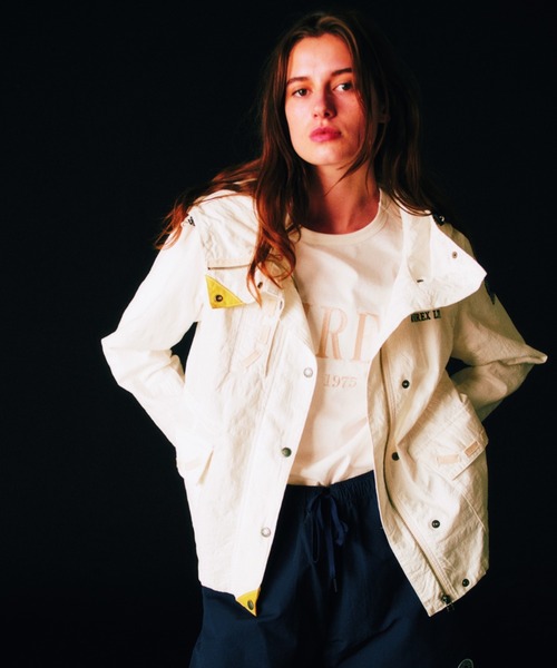 AVIREX（アヴィレックス）の「DECORATION CORD MOUNTAIN JACKET/ デコレーションコード マウンテンジャケット（マウンテンパーカー・レディース・ホワイト/オリーブ/ブラック系その他・SMALL/MEDIUM）」の2枚目の写真