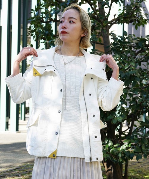 AVIREX（アヴィレックス）の「DECORATION CORD MOUNTAIN JACKET/ デコレーションコード マウンテンジャケット（マウンテンパーカー・レディース・ホワイト/オリーブ/ブラック系その他・SMALL/MEDIUM）」の4枚目の写真