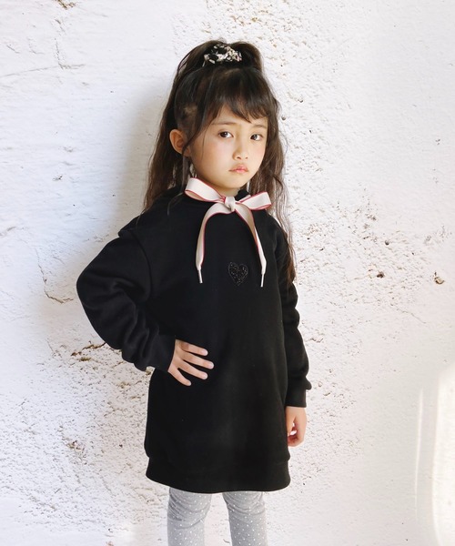 Rora（ローラ）の「スウェット パーカー チュニック（パーカー・キッズ・ブラック・120cm/130cm/140cm）」の5枚目の写真