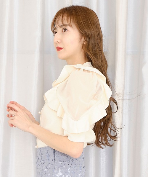 TITTY&CO.（ティティーアンドコー）の「【TITTY&CO.】ボリューム袖ニットカーデトップス（カーディガン/ボレロ・レディース・アイボリー/ブラック・FREE）」の3枚目の写真