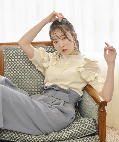 TITTY&CO.（ティティーアンドコー）の「【TITTY&CO.】ボリューム袖ニットカーデトップス（カーディガン/ボレロ・レディース・アイボリー/ブラック・FREE）」の8枚目の写真