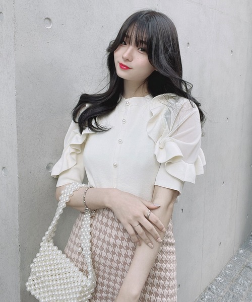 TITTY&CO.（ティティーアンドコー）の「【TITTY&CO.】ボリューム袖ニットカーデトップス（カーディガン/ボレロ・レディース・アイボリー/ブラック・FREE）」の17枚目の写真