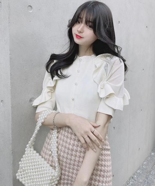 TITTY&CO.（ティティーアンドコー）の「【TITTY&CO.】ボリューム袖ニットカーデトップス（カーディガン/ボレロ・レディース・アイボリー/ブラック・FREE）」の21枚目の写真